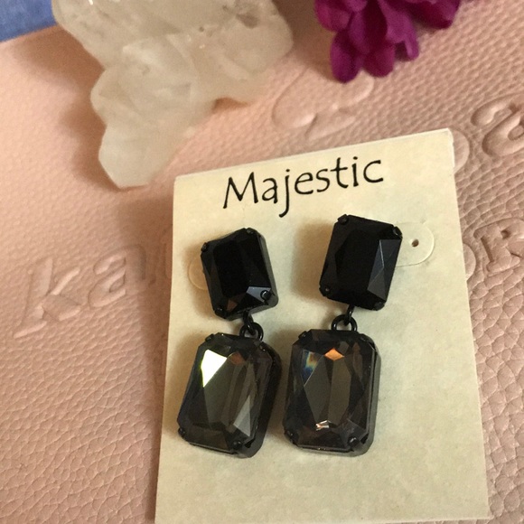 NWT Majestic Earrings Gunmetal Crystal - Picture 3 of 4